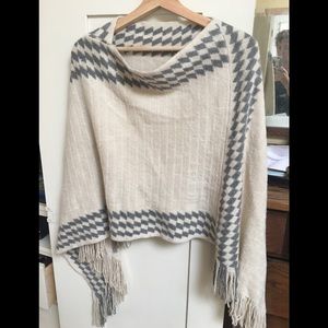 Beautiful Karama Poncho